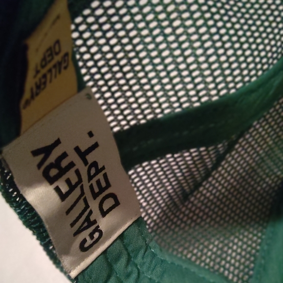 Gallery dept hat never worn - Picture 3 of 3